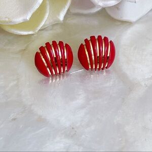 Vintage 80s Red Acrylic Gold Tone Shell Earrings